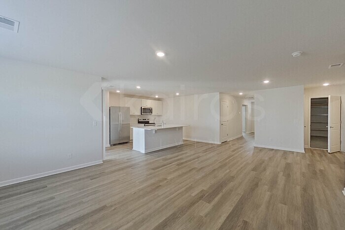 Building Photo - 129 Overstreet Way