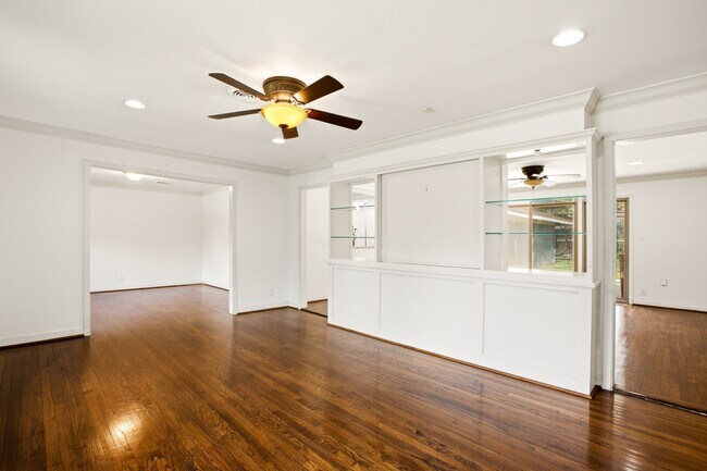 Building Photo - 5238 Kinglet St
