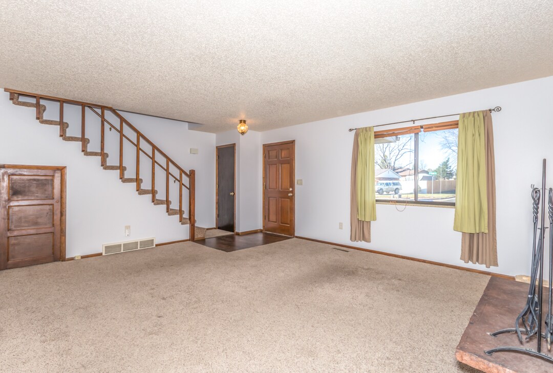 Living Room - 4482 North Grant Avenue