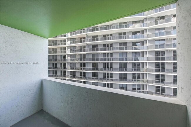Building Photo - 1756 N Bayshore Dr