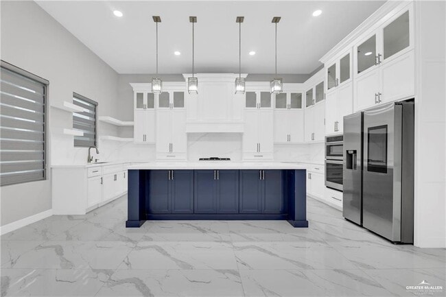 Building Photo - 16 E St