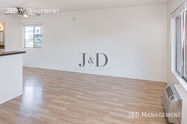 Building Photo - 4077 Utah St