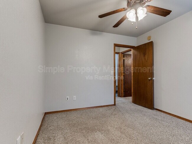 Building Photo - 3221 SW 103rd Pl