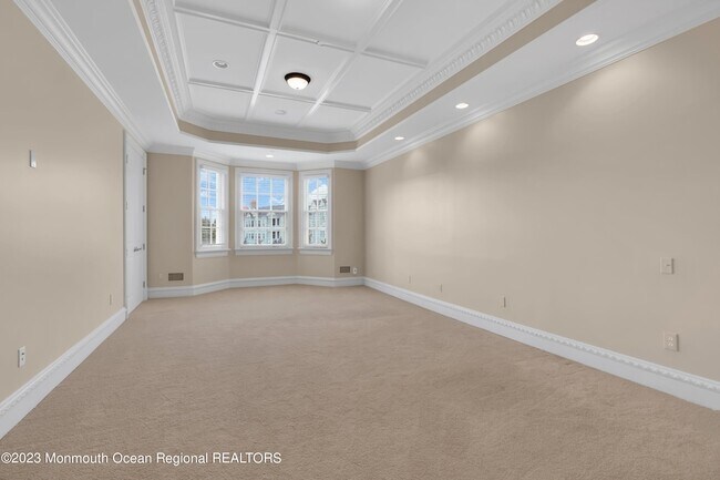 Building Photo - 1132 Oval Rd