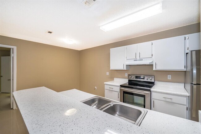 Building Photo - 623 Dory Ln