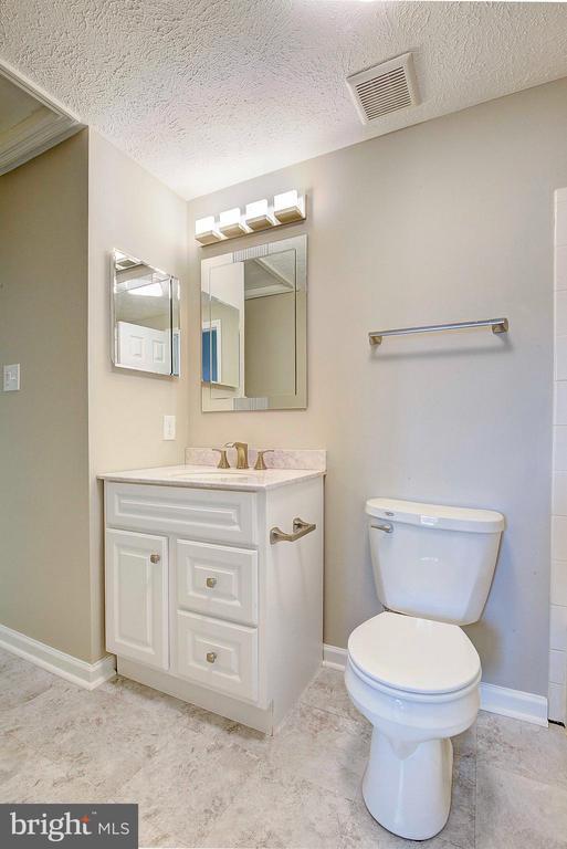 Building Photo - 2530 Log Mill Ct