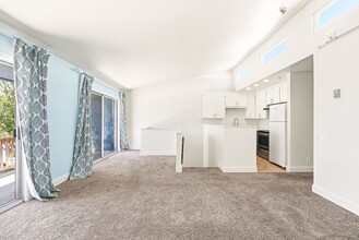 Building Photo - 308A Estrella Ave