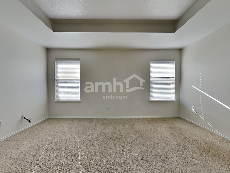 Building Photo - 63 Lantana Dr