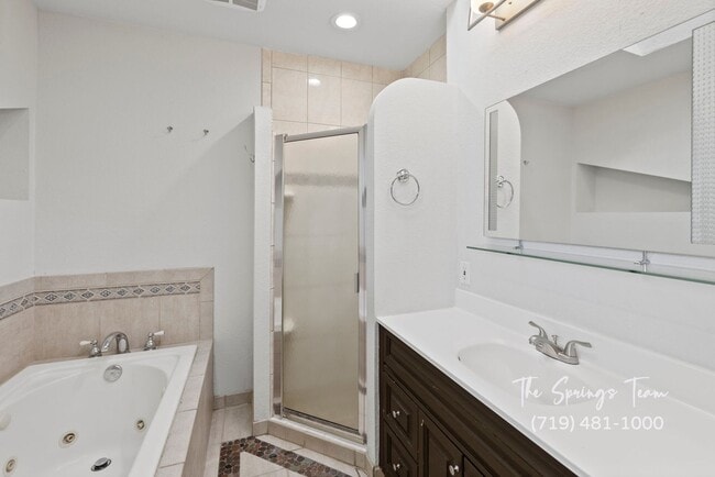 Building Photo - CHARMING 5BD/3BA NEAR FT CARSON - Deposit Waiver Available