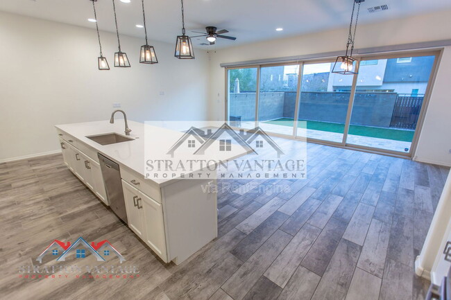 Building Photo - 1953 W Kinfield Trail