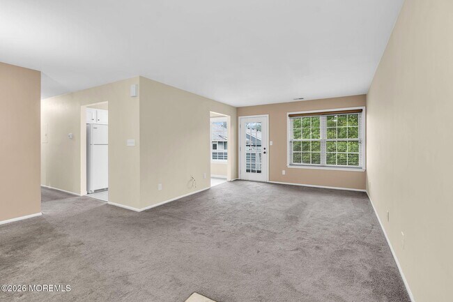 Building Photo - 366 Sequoia Ct