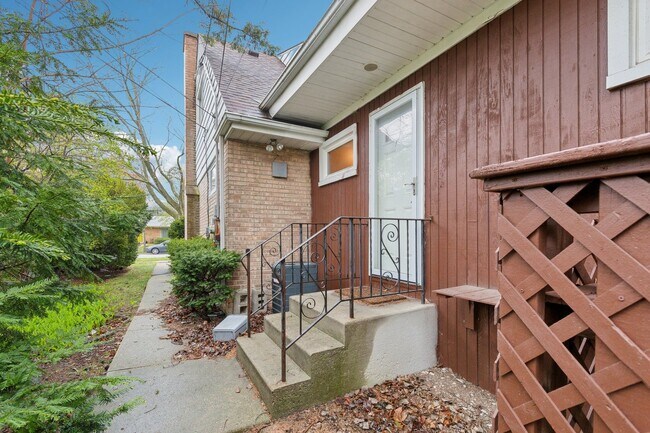 Building Photo - 9225 Karlov Ave