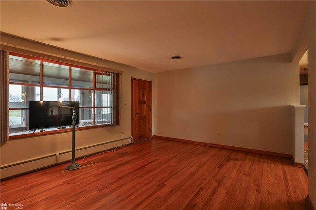 Building Photo - 2332 Seipstown Rd