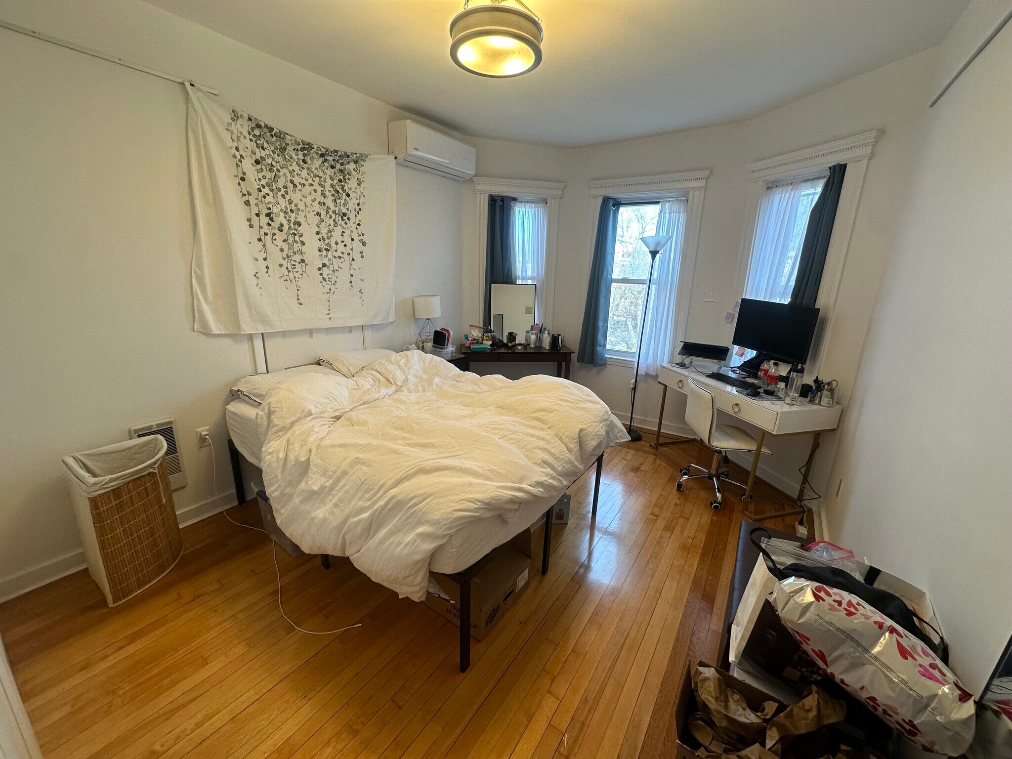 Building Photo - 231 Harvard St