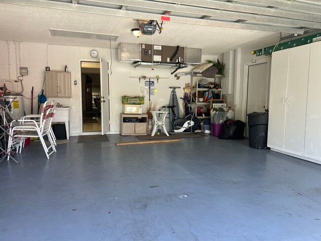 Building Photo - Fabulous Newly available Seasonal Rental i...