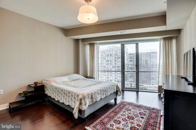 Building Photo - 1111 19th St N