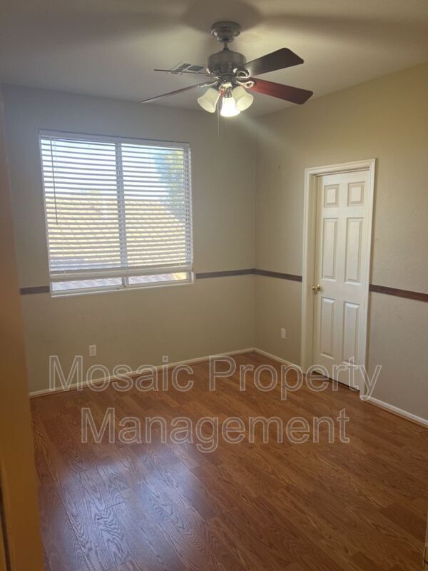 Building Photo - 3938 E Remington Dr