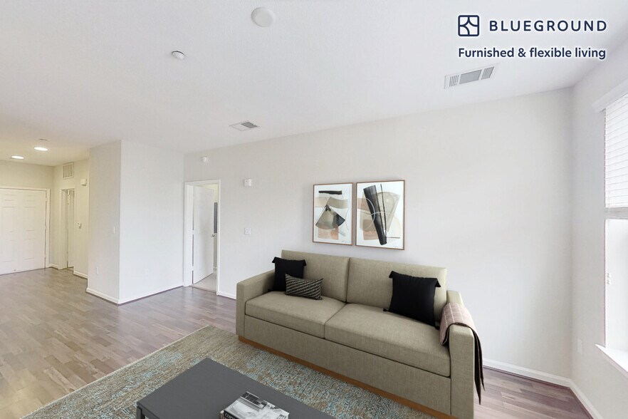 Building Photo - 1099 Admiral Ct