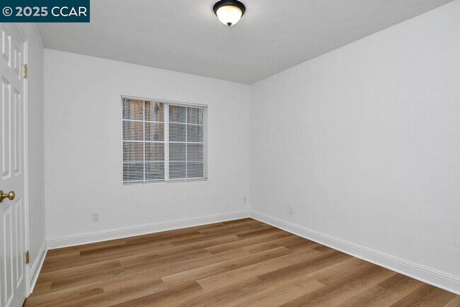 Building Photo - 1830 Pine St