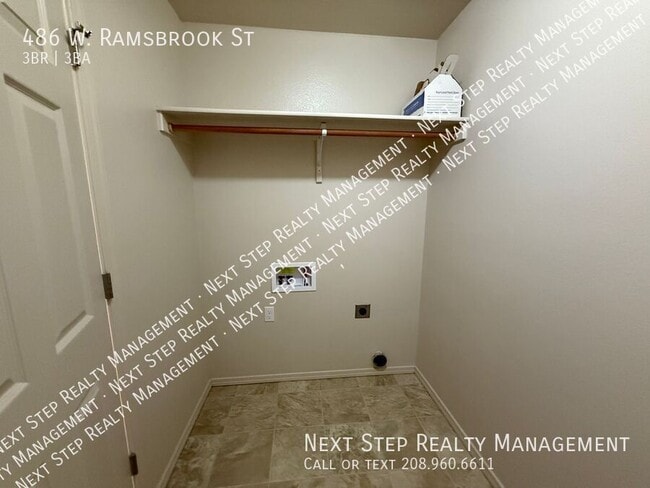 Building Photo - 486 W Ramsbrook St