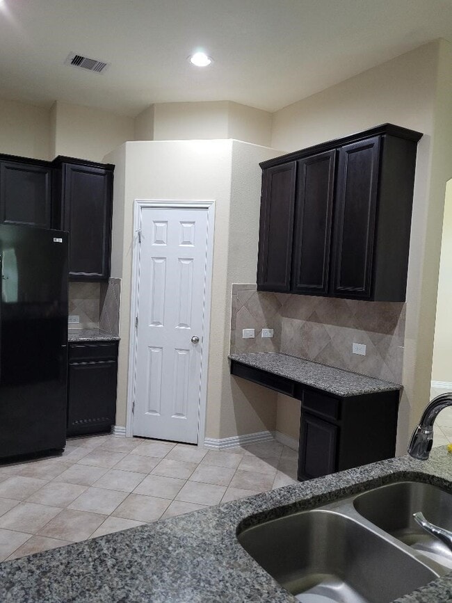 Building Photo - 4822 Emerald Bay Cir