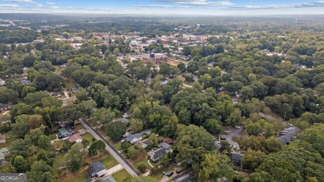 Building Photo - 541 N White St