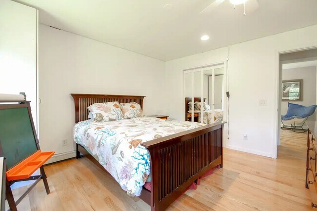 Building Photo - 1180 N Rd