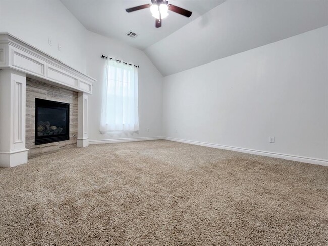 Building Photo - 2400 Frisco Way