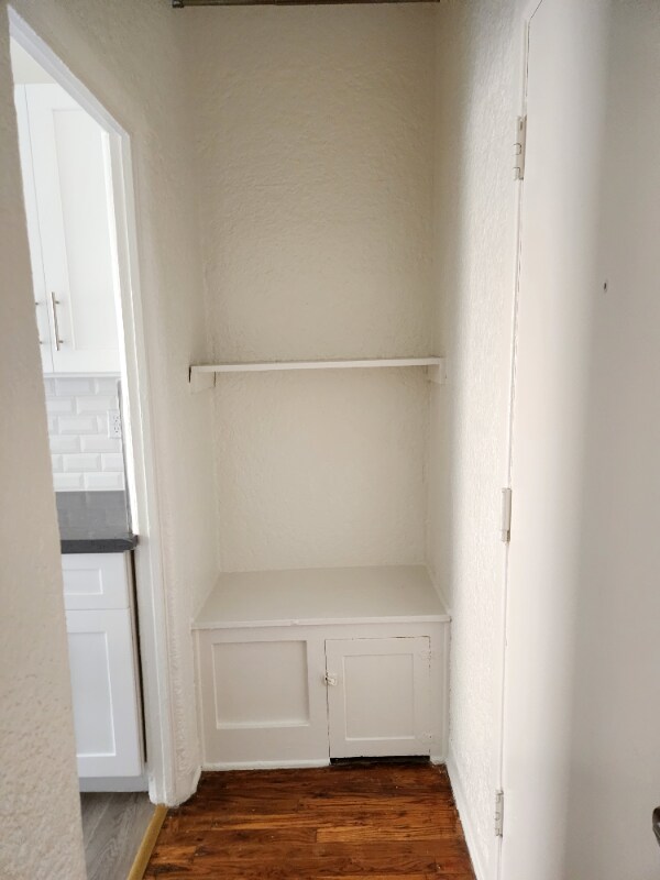 Building Photo - 1845 N Gramercy Pl