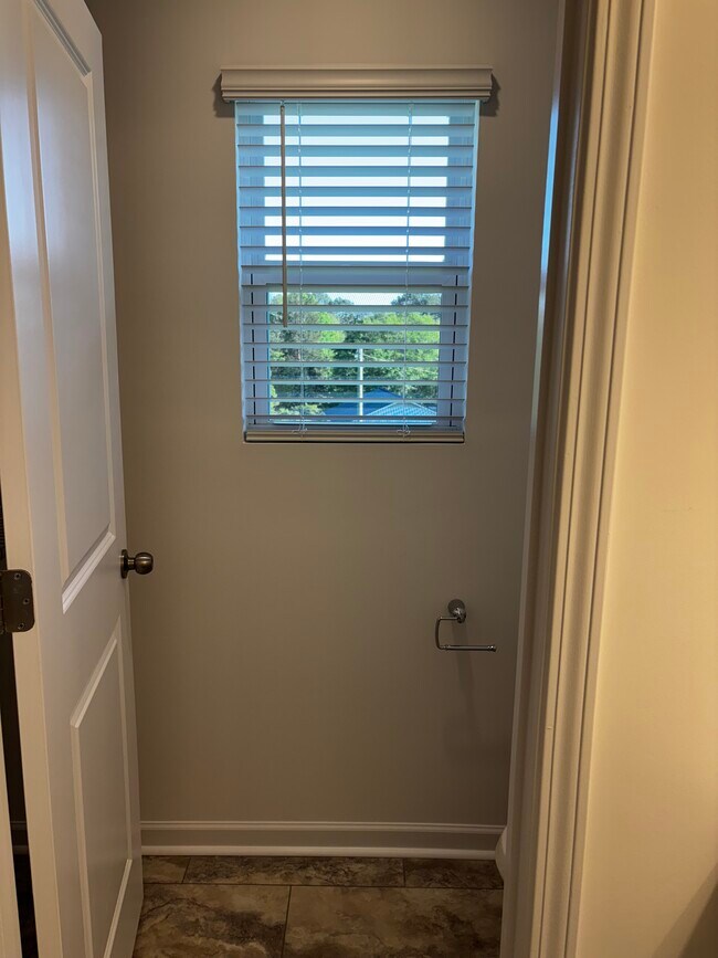Building Photo - 2721 Yeager Dr NW