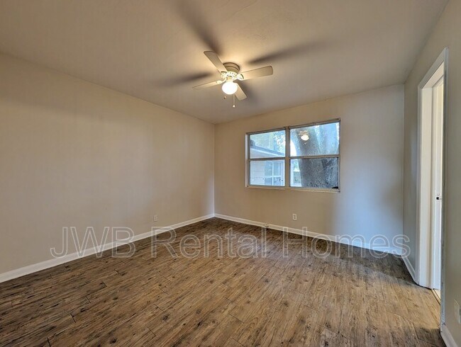 Building Photo - 3026 Rogero Rd