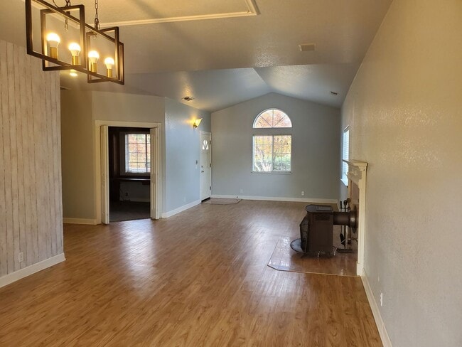 Building Photo - Introducing Your Dream Home:  A perfect blend of comfort and convenience!
