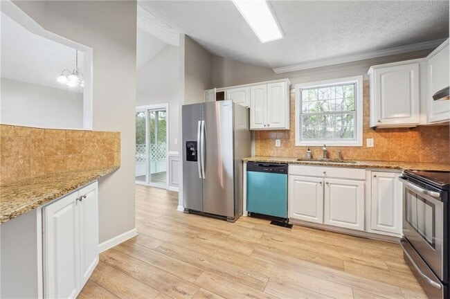 Building Photo - 805 Grindstone Pl SW