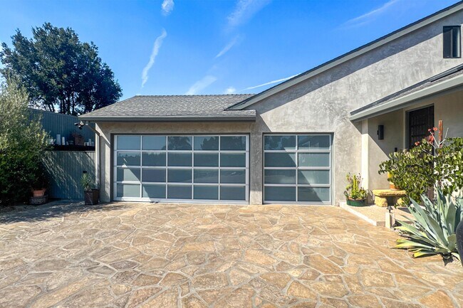 Building Photo - 1344 Marianna Rd