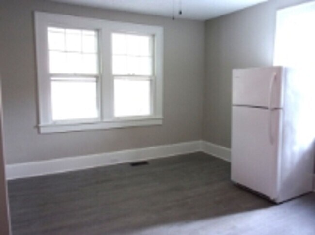 Building Photo - 411 N Confederate Ave