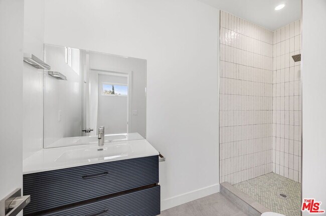 Building Photo - 11253 Hatteras St