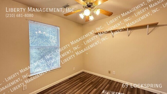 Building Photo - 69 Lockspring-