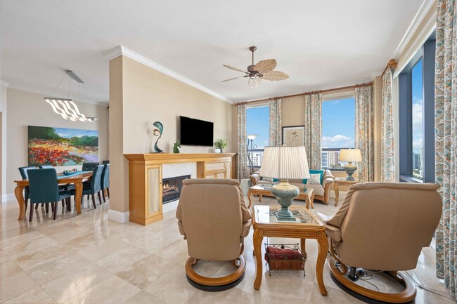 Building Photo - "Luxurious 3-Bed Sarasota Penthouse with S...