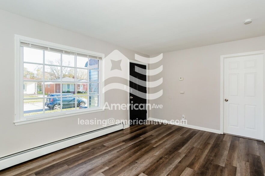 Building Photo - 24553 Flower Ave