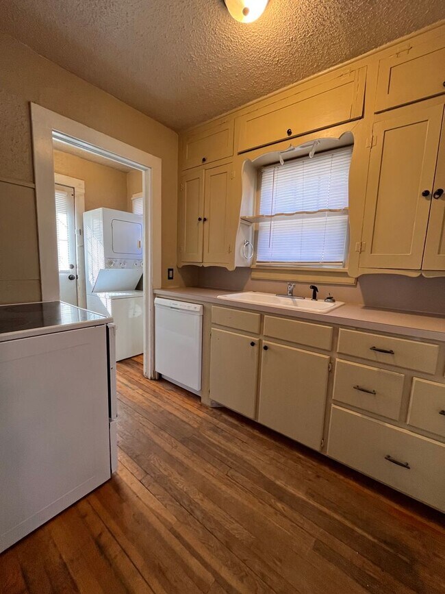 Building Photo - 2121 17th Street