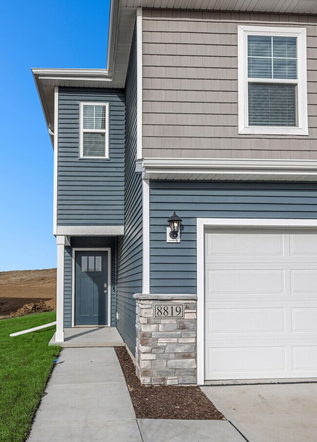 Building Photo - 8819 N 167th St