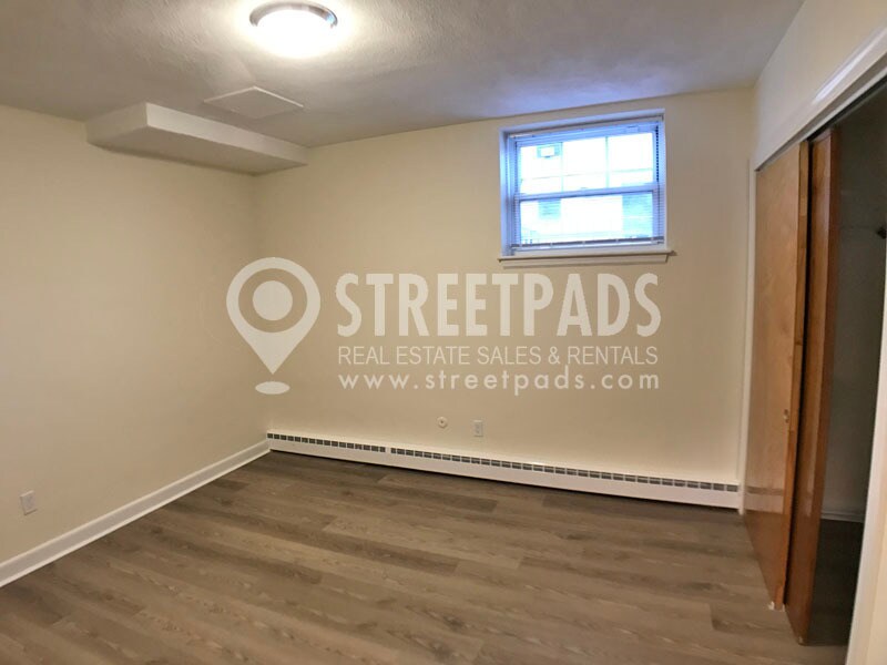 Building Photo - 160 N Beacon St