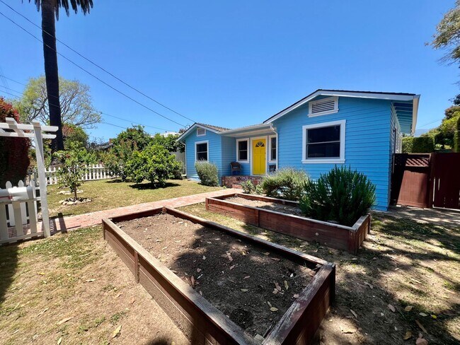Building Photo - 2 bedroom, 2 bathroom Bright and Happy Home Near Downtown Santa Barbara