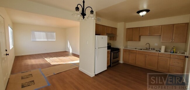 Building Photo - Cozy 3 bedroom 1 Bath home!