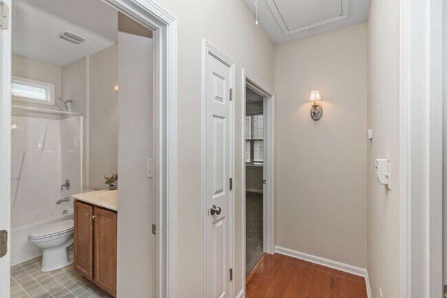 Building Photo - 19 Denby Cir