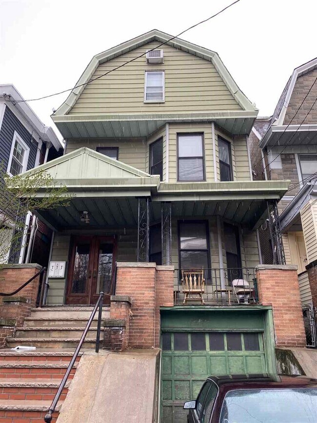 Building Photo - 78 Tonnelle Ave.