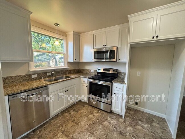 Building Photo - 29 Southwood Dr