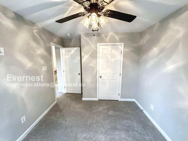 Building Photo - 125 Colter Dr