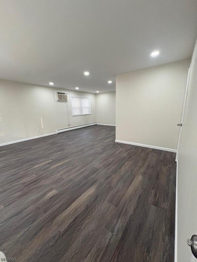 Building Photo - 128 Floyd St