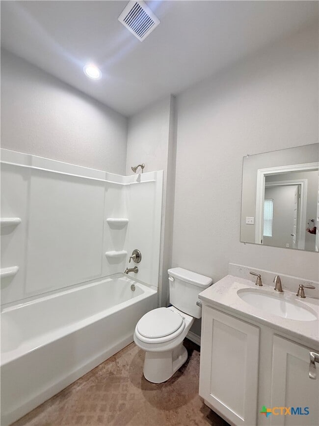 Building Photo - 607 E Martindale St